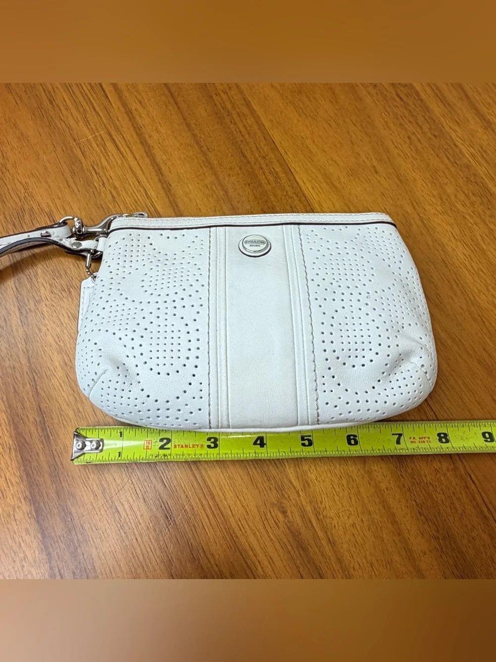 Coach White/Chalk Perforated Leather Wristlet Signature C Clutch Y2K